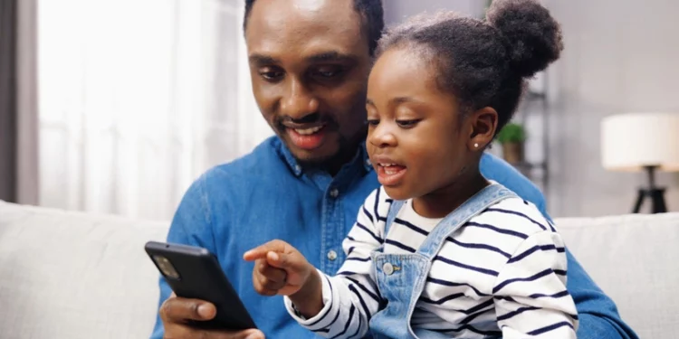 New York kufizon algoritmet për fëmijët online