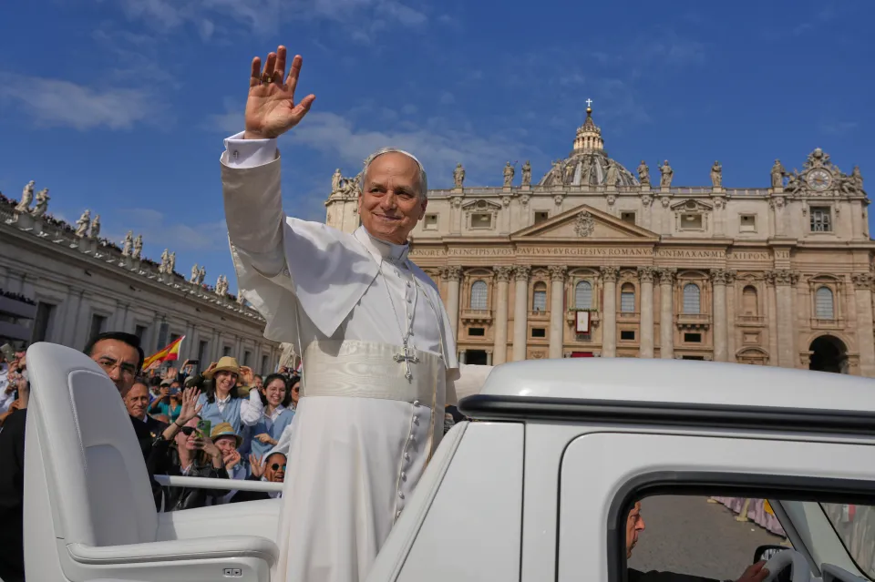 Papa kundër avatareve AI: Besimi nuk virtualizohet