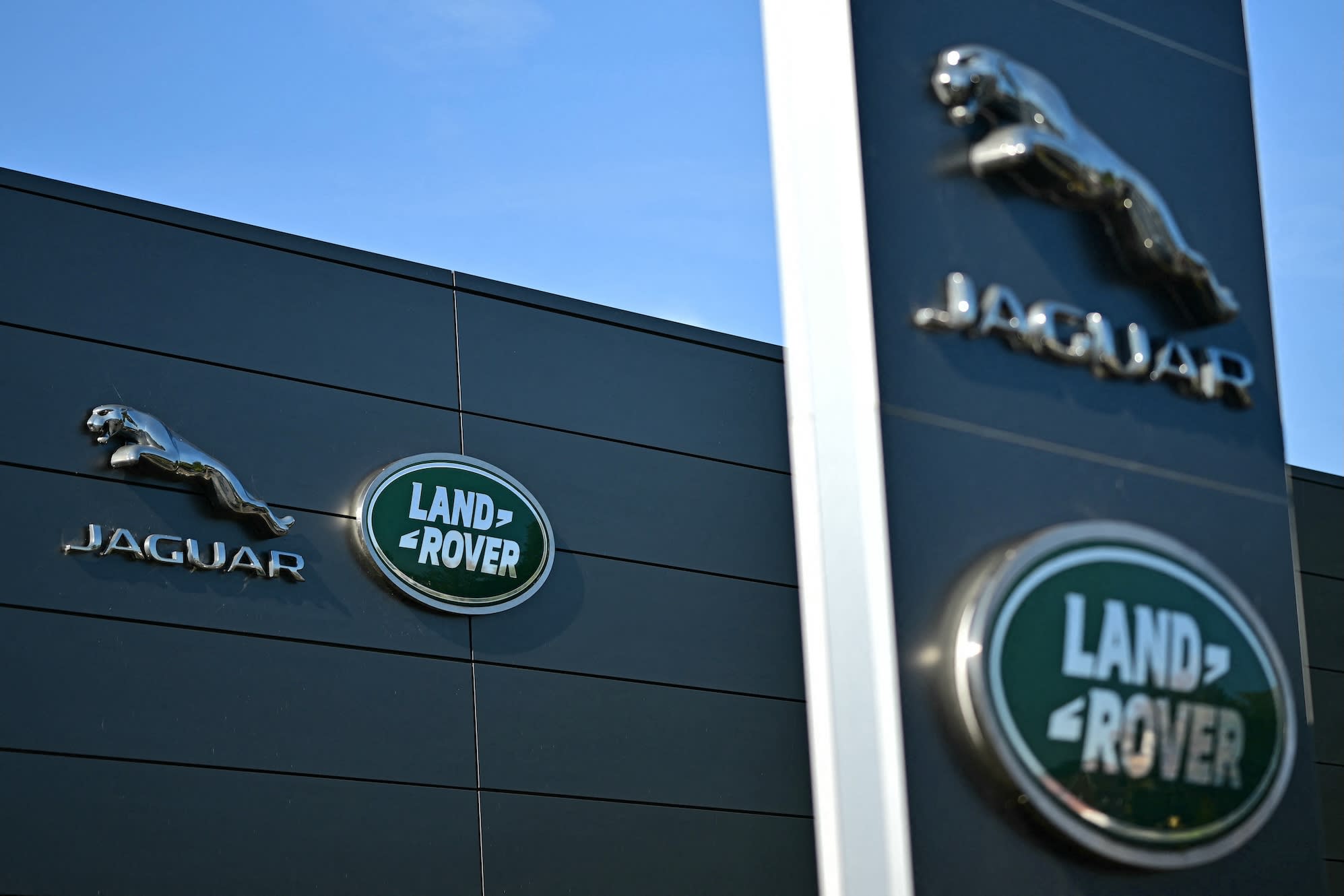 Sulmi kibernetik, qeveria mbështet Jaguar Land Rover