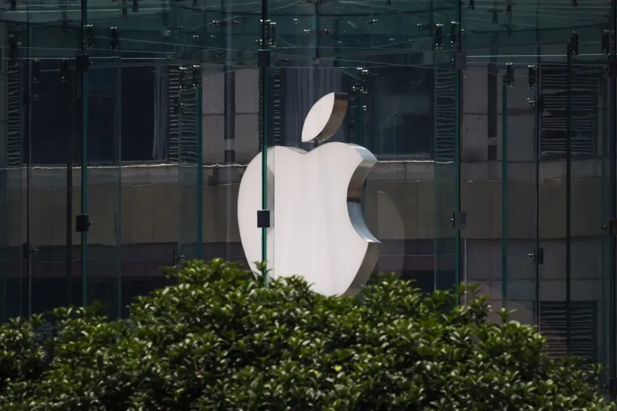 Apple përgatitet për ligjin e moshës në Teksas, paralajmëron rreziqe për privatësinë