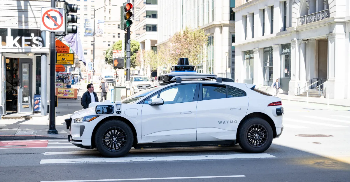 Grupi SAVE-US kërkon rregulla strikte për makinat autonome: Rregulla strikte për Tesla dhe konkurrentët