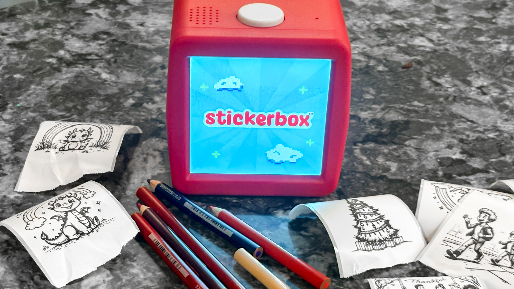 Stickerbox: lodër me AI që shndërron idetë e fëmijëve në stickera reale