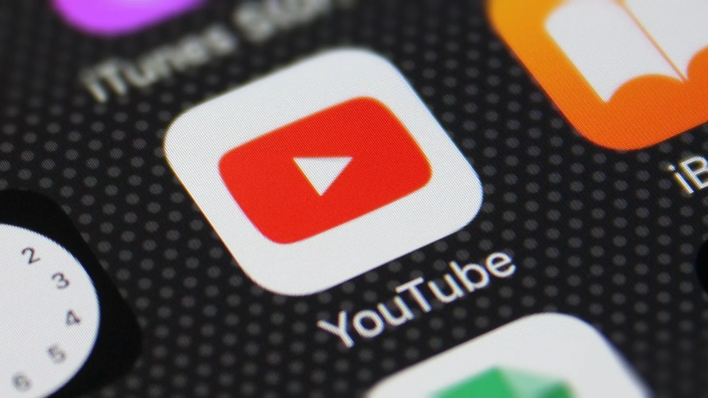YouTube rikthen mesazhet private brenda aplikacionit — një test i ri në Irlandë dhe Poloni