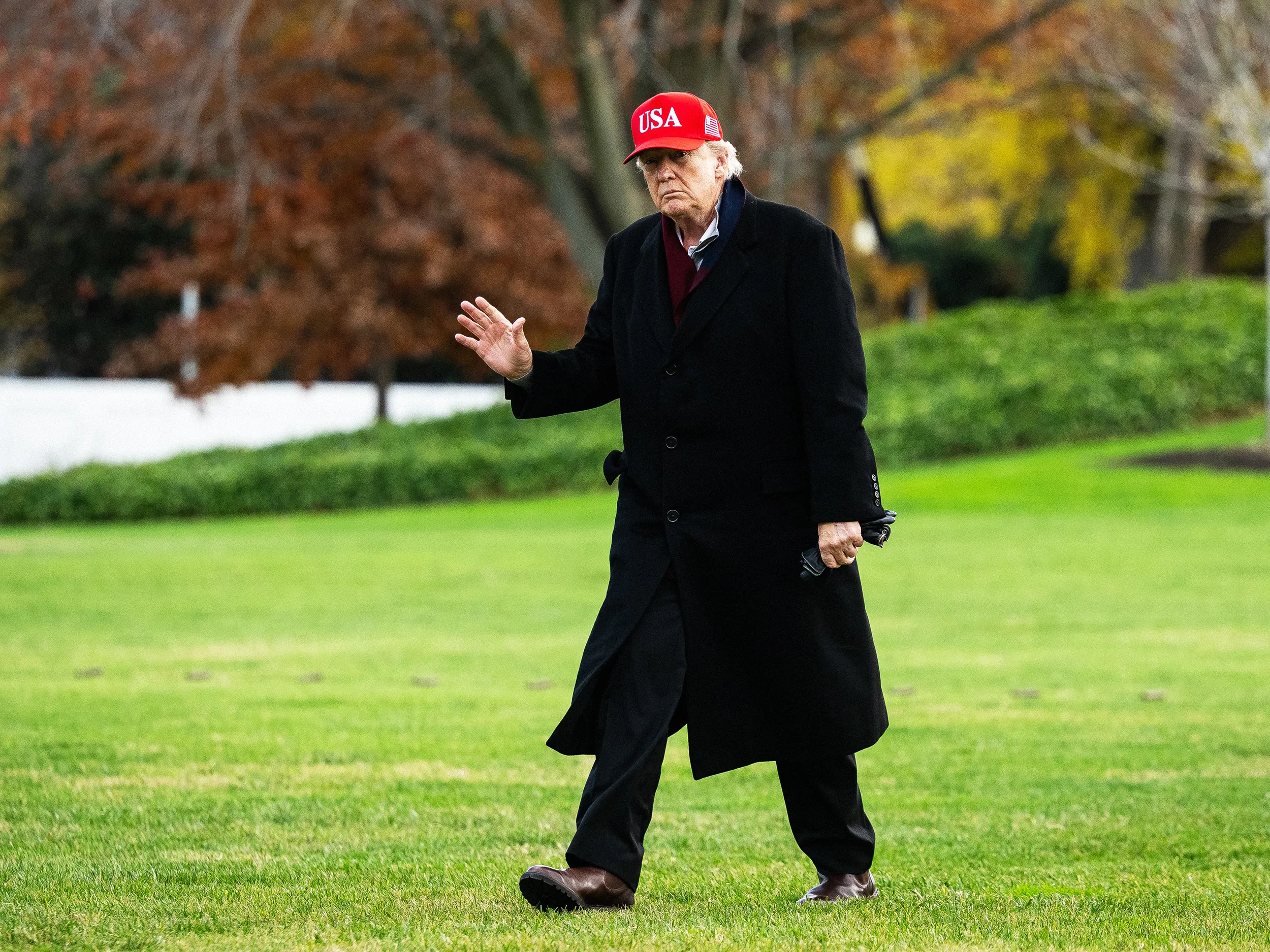 Llogari të huaja i japin zemër Trumpit në X — dhe ai i shpërndan si të ishin zëra amerikanë