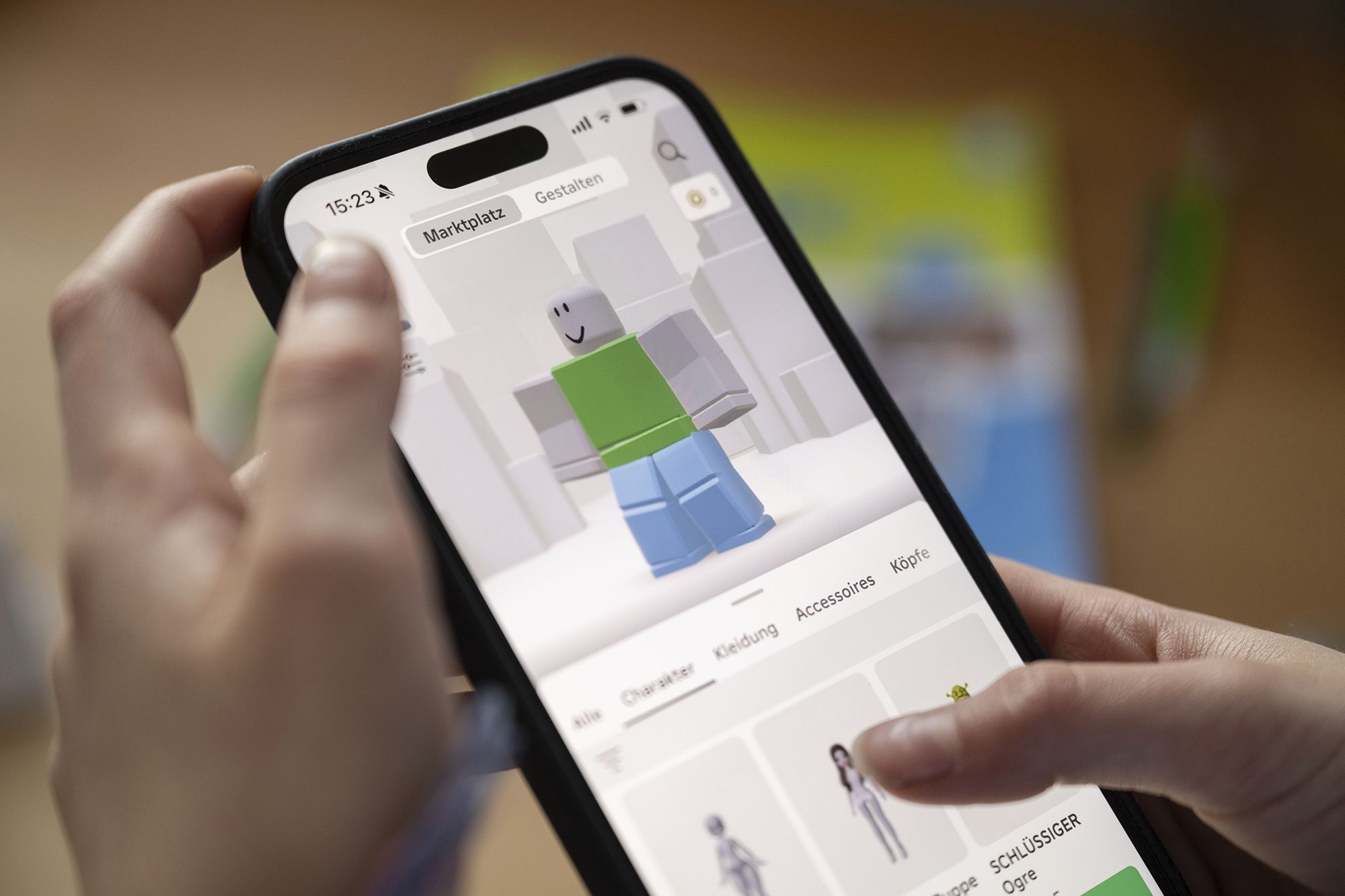 Verifikimi i moshës me AI në Roblox po kthehet në problem serioz për platformën
