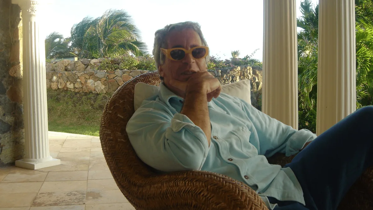 Dosjet e FBI-së zbulojnë se Epstein mund të kishte një hacker personal